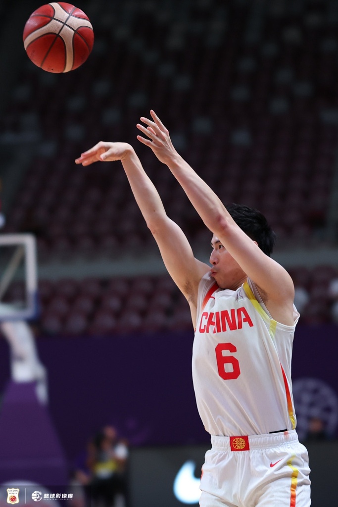 媒体人:我们的护筐能力确实有缺陷 这是一支攻强于守的中国男篮